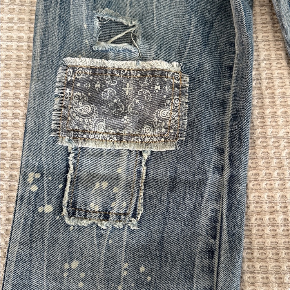 Easel Blue Boyfriend Jeans with Patchwork
Size Medium. New with tags. - Picture 4 of 10